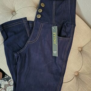 Denim stretchy capris! Size Small! Nwts!